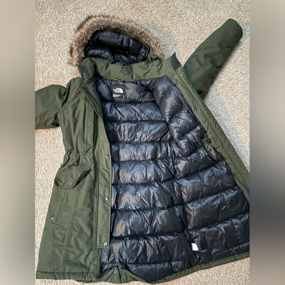 The North Face Women's Green Ski Jacket - Picture 10 of 12